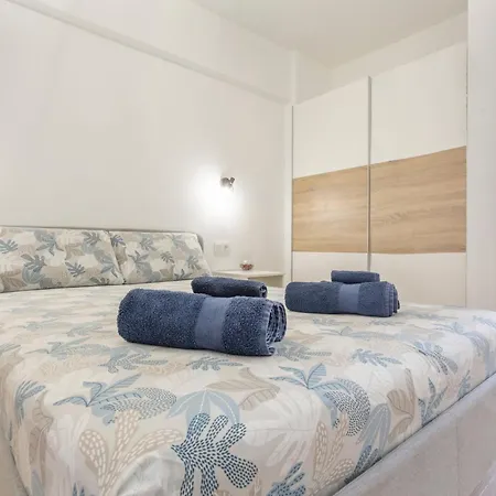Playa De Americas - Oceanfront Holiday home *